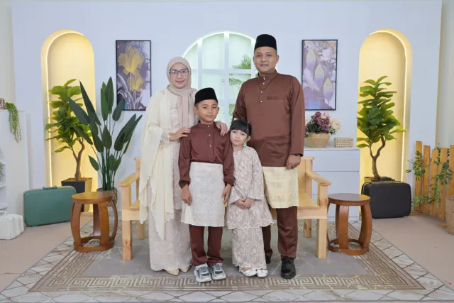 Raya Family Portraits